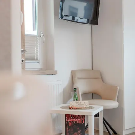 Haus Sonnenheim Apartment Langenfeld Room photo